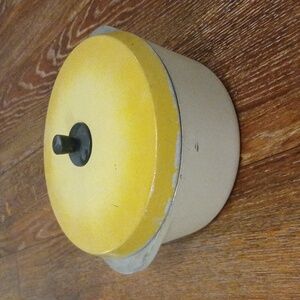 Harvest Gold Dutch Oven/Casserole Dish